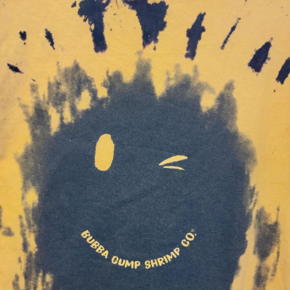Bubba Gump Shrimp Co. Forrest Gump Tie-Dye Smiley Face Tee - Size M📝